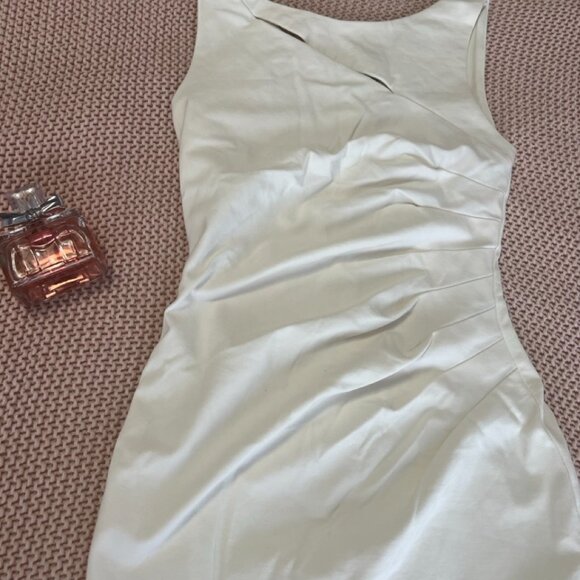 Cream White Fitted Dress - Picture 5 of 10